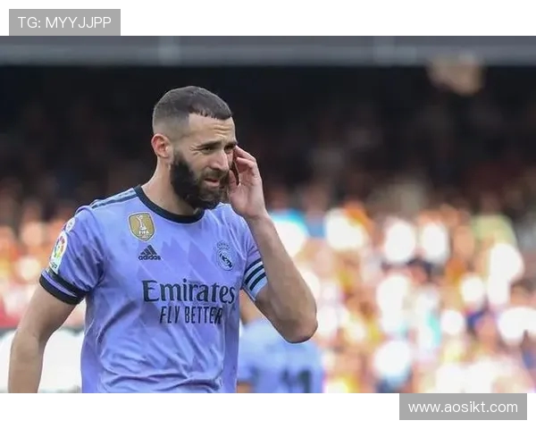 卡里姆本泽马再塑传奇征程从皇马巨星到绿茵精神象征 卡里姆本泽马再塑传奇征程从皇马巨星到绿茵精神象征