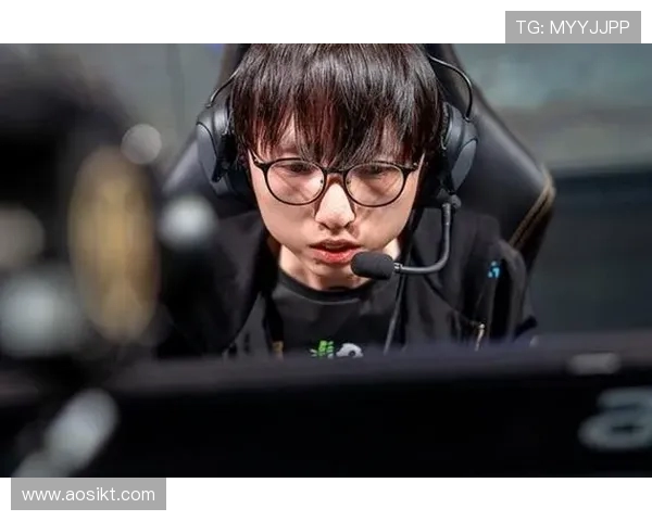 RNG在高校联赛中的表现分析与状态评估探讨