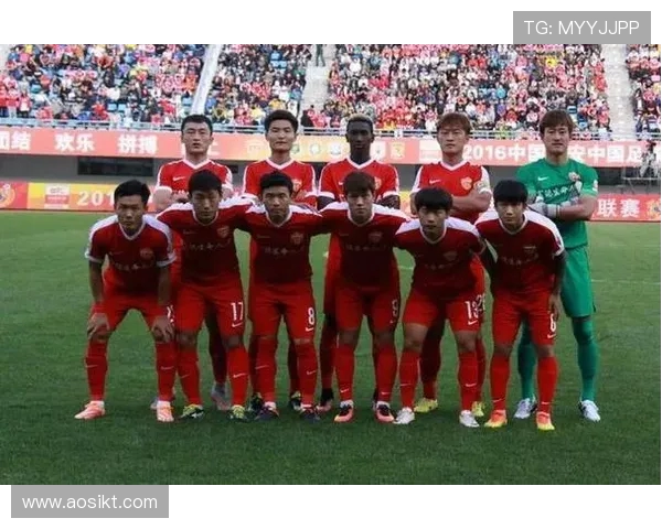 上海篮球队积分领先大师赛以72分稳居榜首展现强劲实力