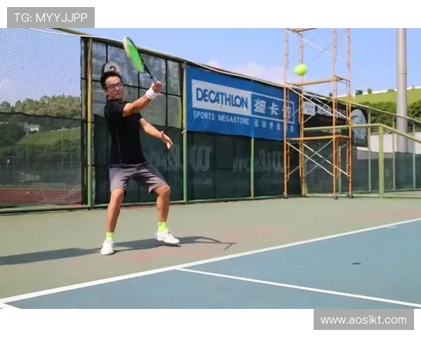 深圳网球队在比赛中的盯防策略分析与成效评估 深圳网球队在比赛中的盯防策略分析与成效评估