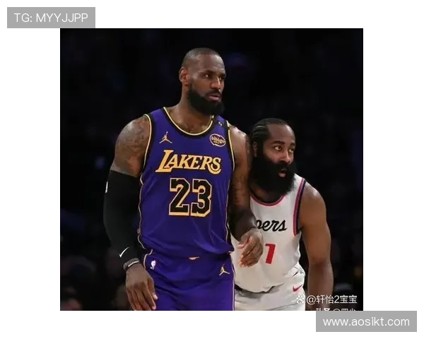 以篮球为纽带探索团队协作与个人拼搏精神的完美融合之路 以篮球为纽带探索团队协作与个人拼搏精神的完美融合之路