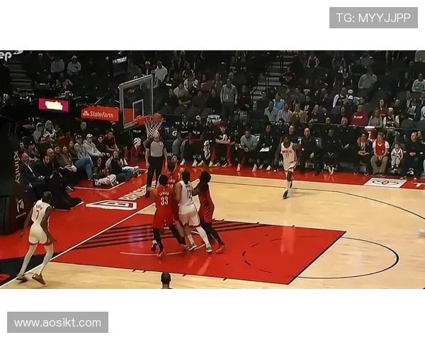 开拓者激战火箭全场对攻激烈年轻球员闪耀赛场引爆新赛季焦点