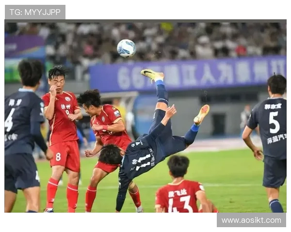 中日德兰与山东鲁能的精彩对决展现足球魅力与团队精神